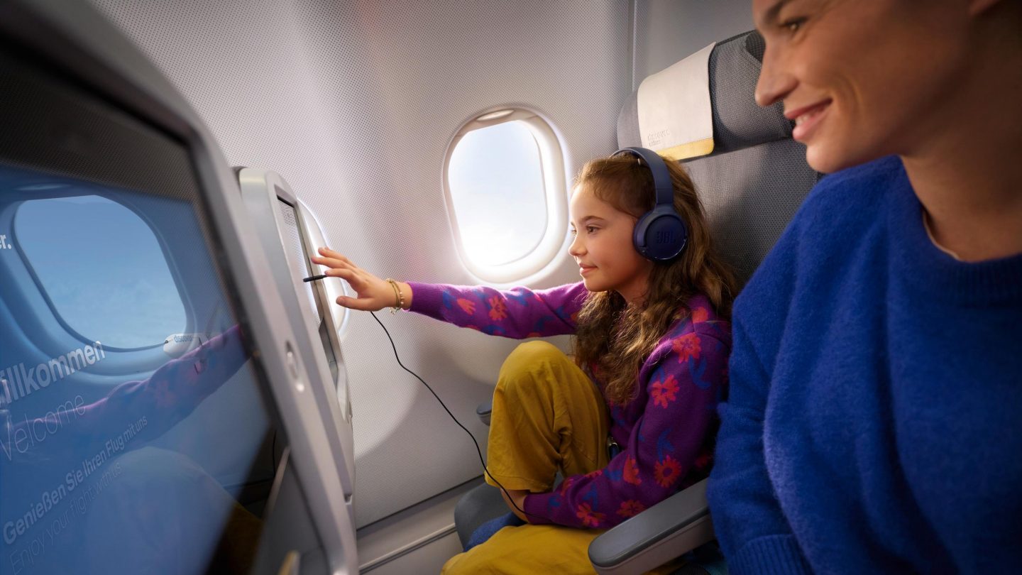 A child watches the entertainment program
