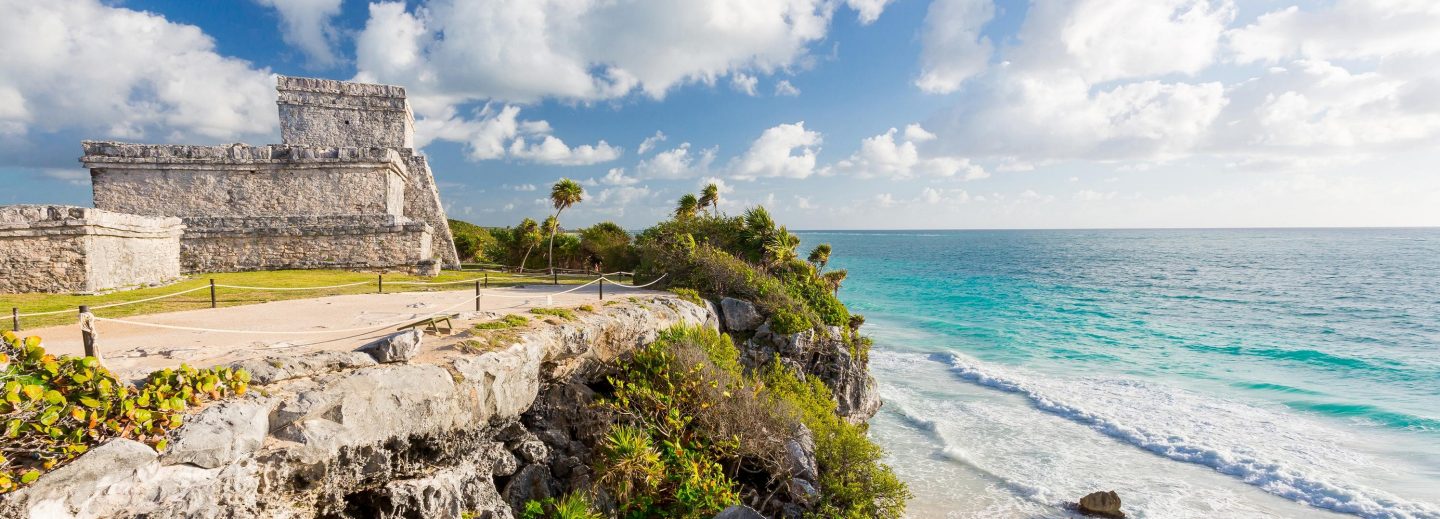 Maya Tempel in Tulum an der Küste Mexikos