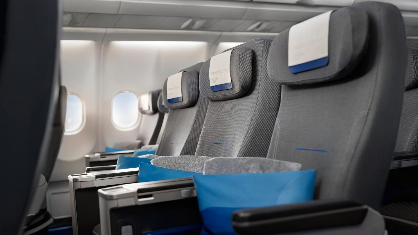 Discover Airlines A330 Premium Economy Class Sitze