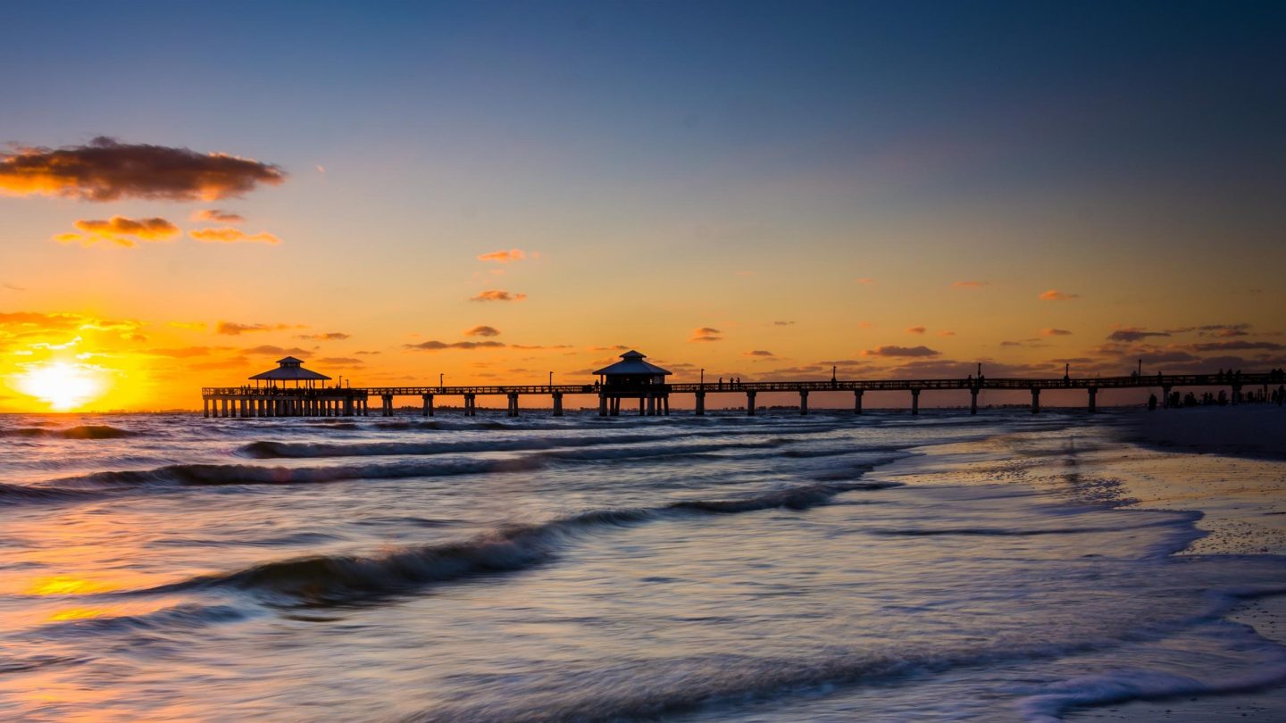 Strand von Fort Myers bei Sonnenuntergang