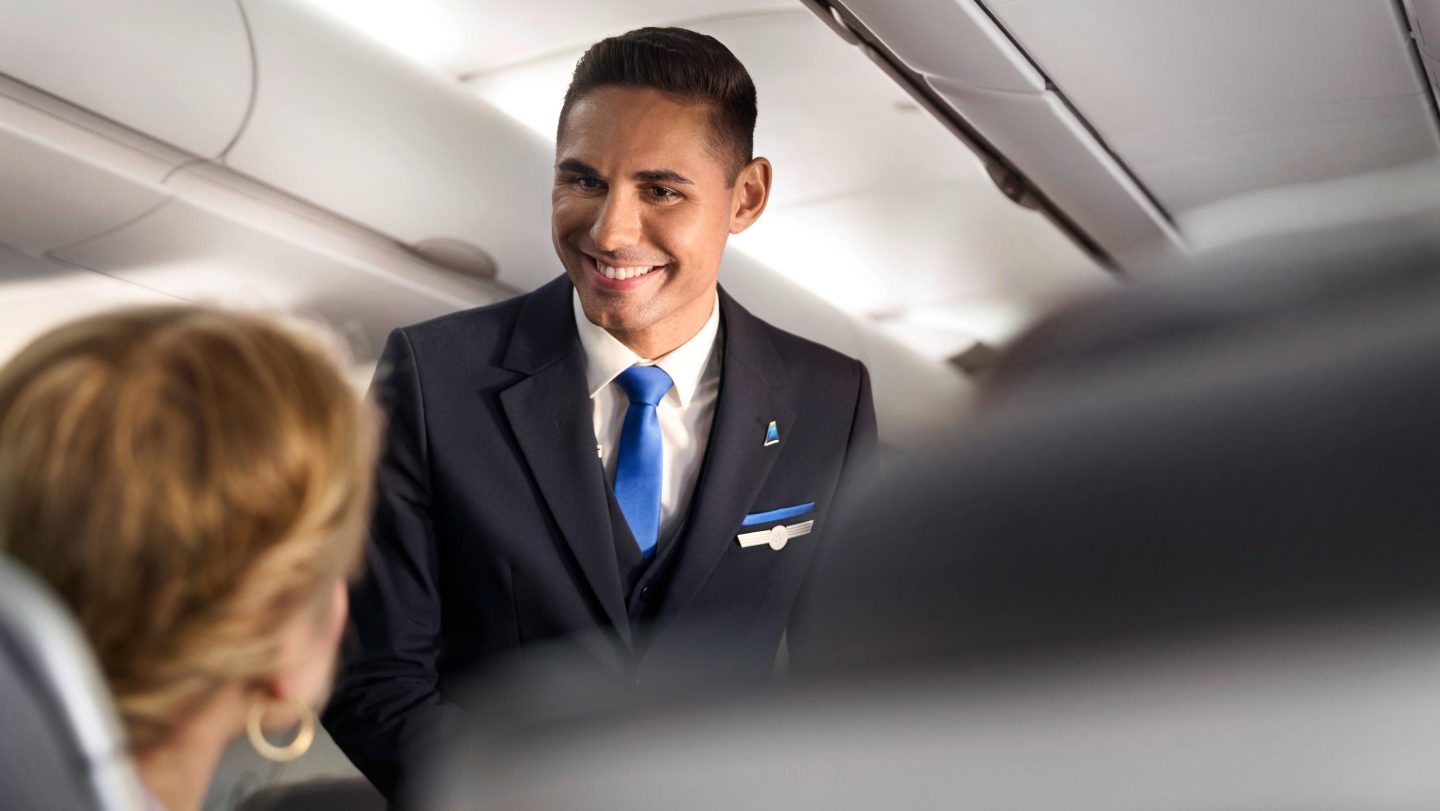 Ein Discover Airlines Cabin Manager