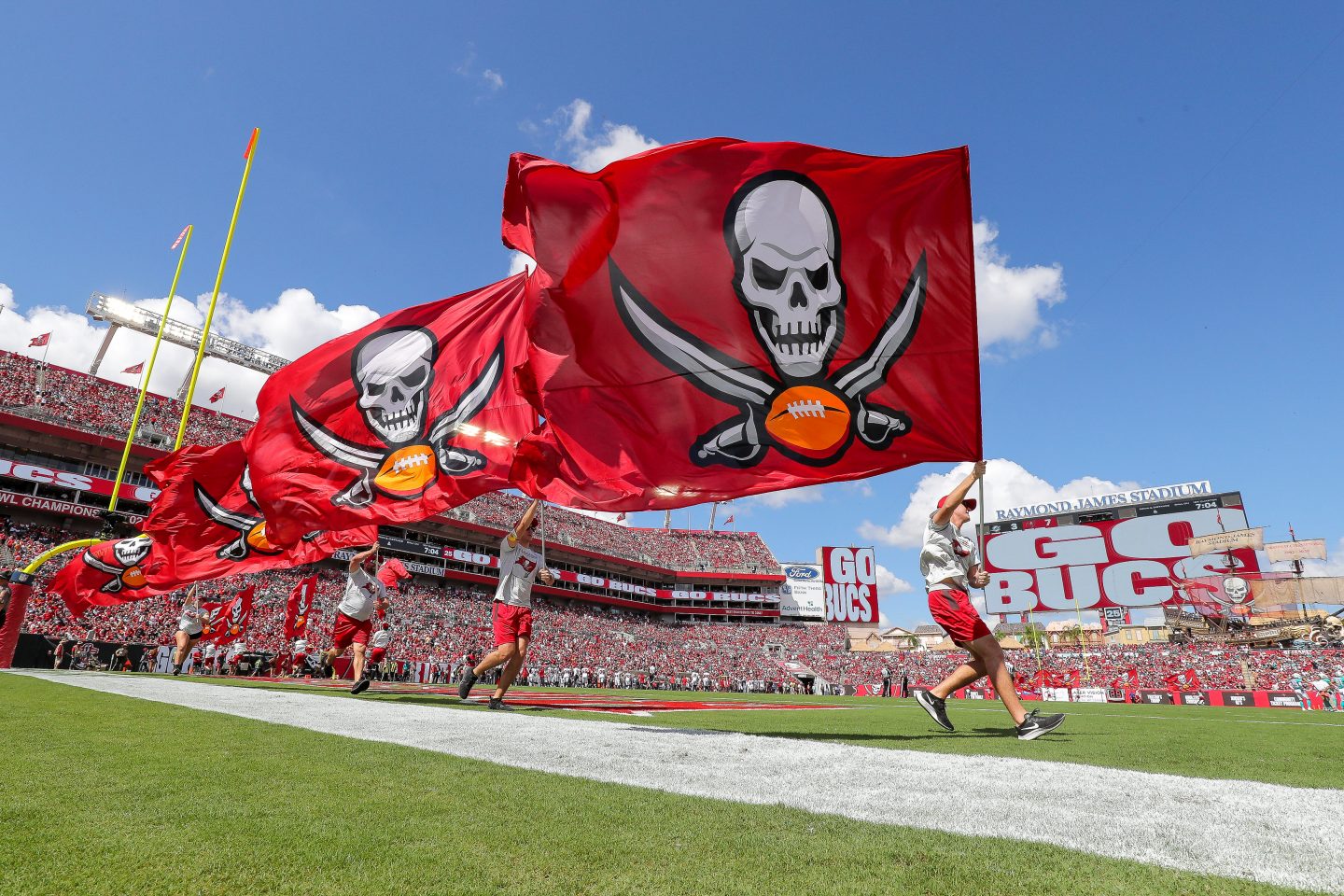 Buccaneers Flaggen im Raymond James Stadium