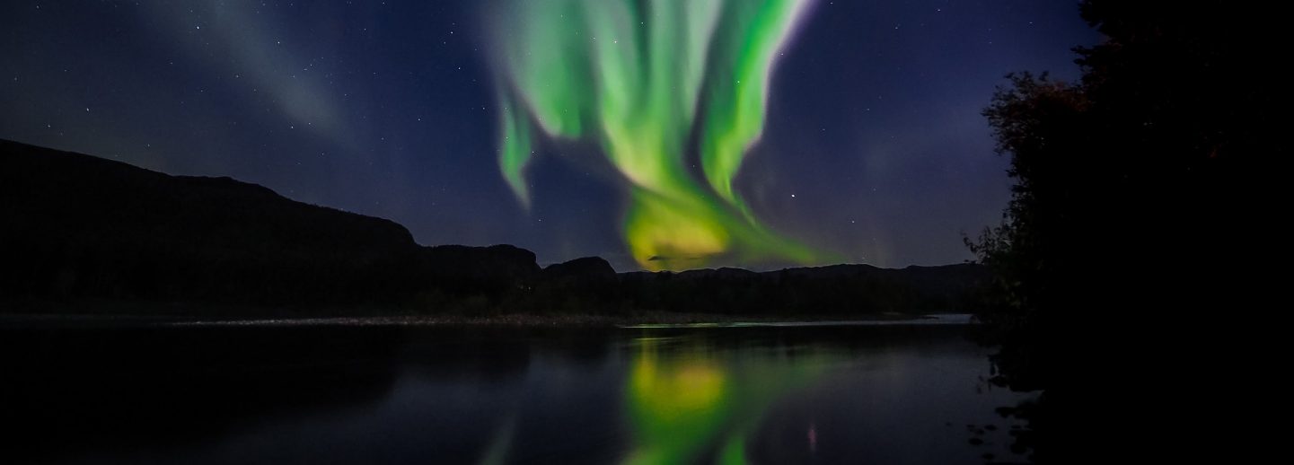 Nordlichter über einem See